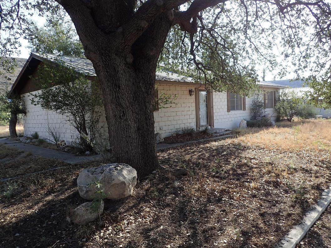 301 East Kerr Avenue, Sanderson, Texas