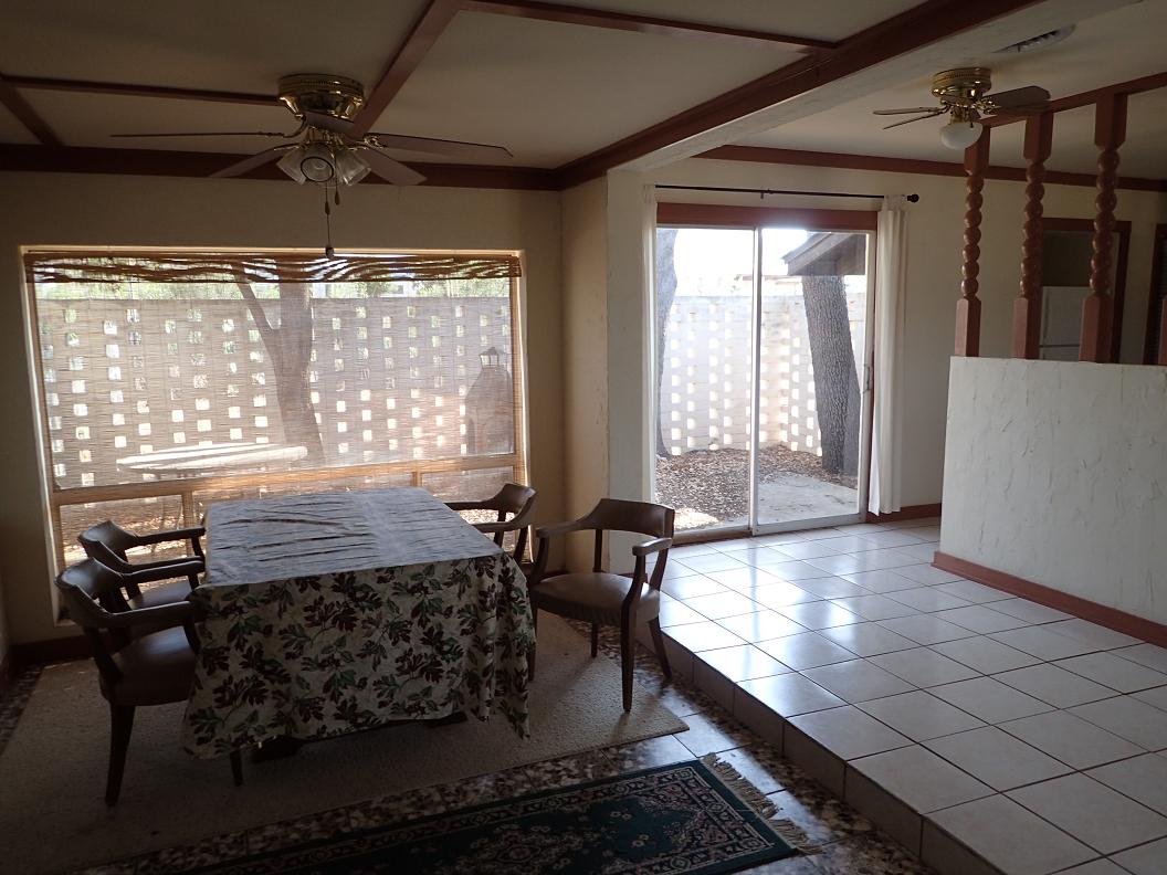 301 East Kerr Avenue, Sanderson, Texas